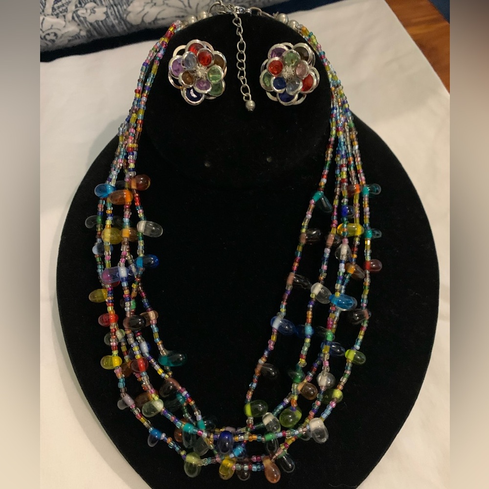 Vintage multicolored beaded choker with matching earrings